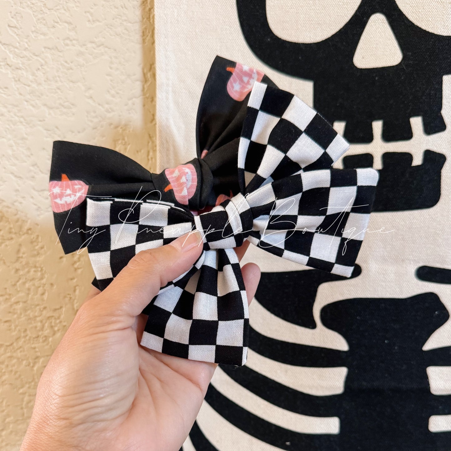 HALLOWEEN 24' MADELINE BOWS